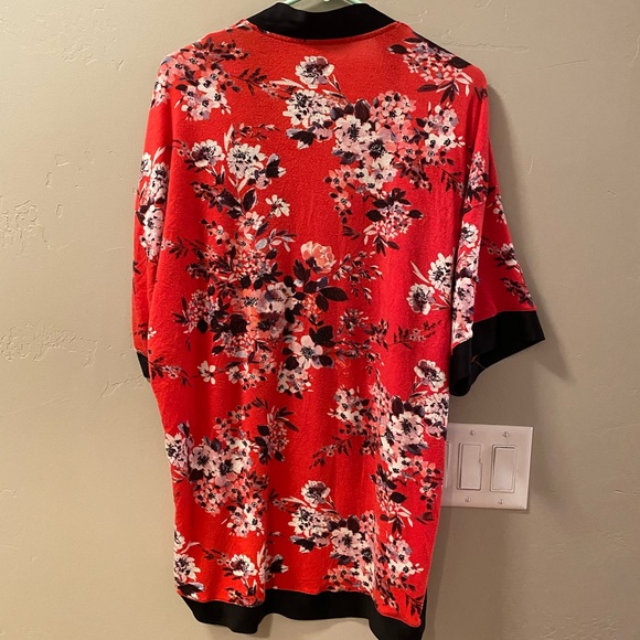 Kimono for the Holidays - Picture 2 of 5